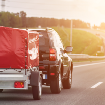 Tapones terminales: pequeños detalles con gran importancia en la construcción de remolques